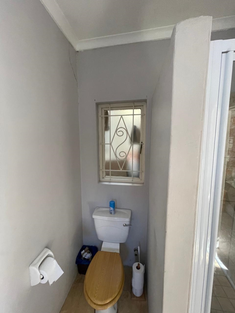 To Let 1 Bedroom Property for Rent in Harfield Village Western Cape